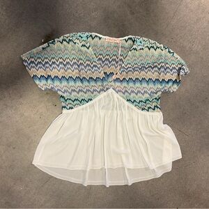 Chevron Patterned Top with White Accents